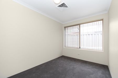 24 Goroka Grove, Ballajura - Photo 4