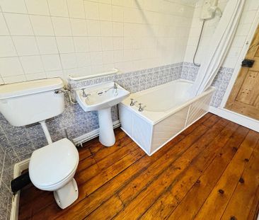 2 bedroom terraced house to rent - Photo 3