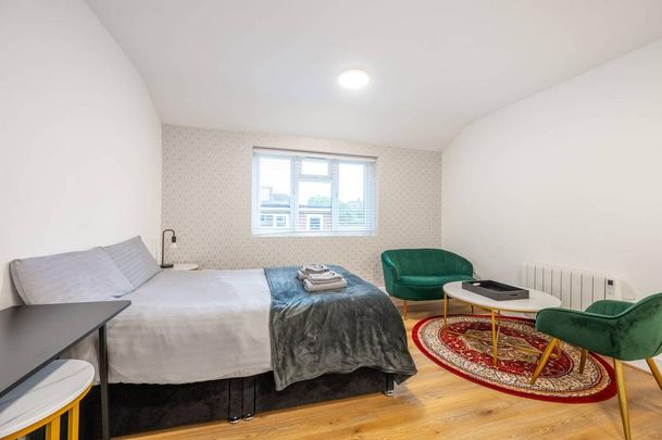 Studio to rent - Photo 1