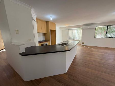 Available Now for Immediate Move in &excl;&excl; - Photo 2