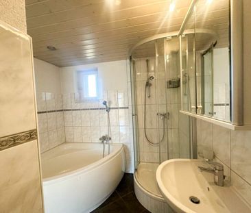 renovierte Wohnung mit Charme sucht neue Mieter! - Photo 2