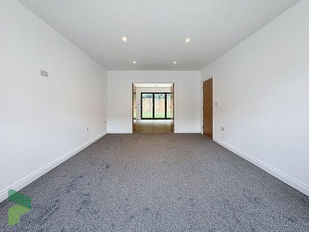 6 bedroom detached house to rent - Photo 2