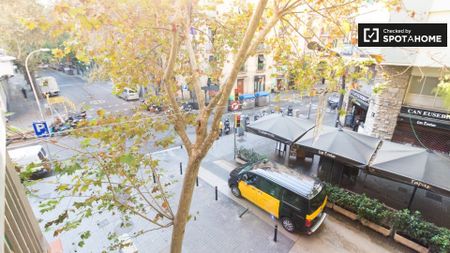 barcelona, Catalonia 08004 - Photo 3