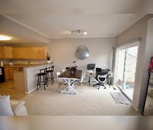 2 Bed 1 Bath Townhouse Summerside Edmonton For Rent - Photo 5