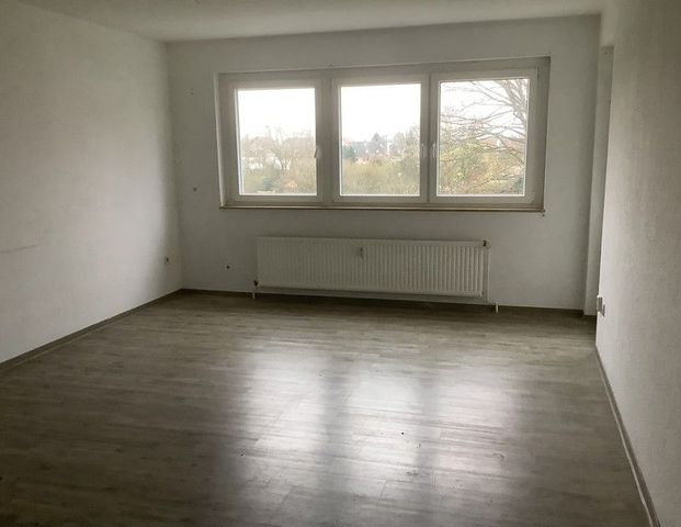 Frisch renovierte 2 Zimmer-Wohnung frei ! - Photo 1