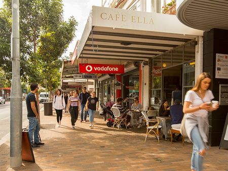 Studio Apartment in Heart of Darlington**ENTER VIA LANDER STREET - Photo 2