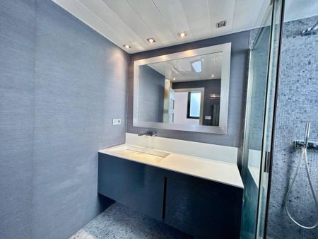 3 room luxury penthouse for rent in Valencia - Photo 4