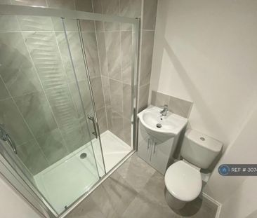 2 bedroom flat to rent - Photo 6