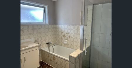 Neat Home - Prime Location - Photo 2