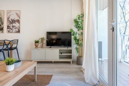 Carrer de Floridablanca, Barcelona, Catalonia 08015 - Photo 3