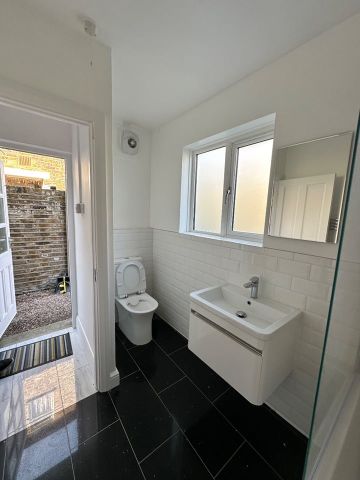 1 Bed Flat, Ilbert Street, W10 - Photo 3