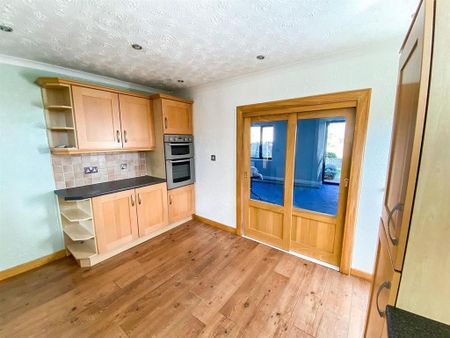 3 bedroom detached house to rent - Photo 5
