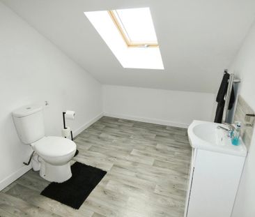 1 bedroom in a house share to rent - Photo 6
