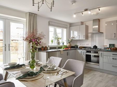 3 bedroom semi-detached house to rent - Photo 4
