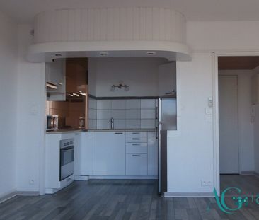 Location Appartement 2 pièces 32m² HYERES 83400 - Photo 4