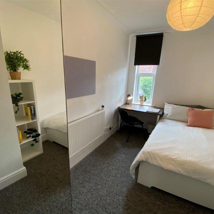 5 bedroom semi-detached house to rent - Photo 1
