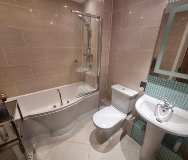 1 bedroom in a flat share to rent - Photo 5