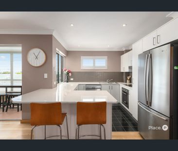 Exceptional Bayside Apartment with Panoramic Bay Views - Photo 4