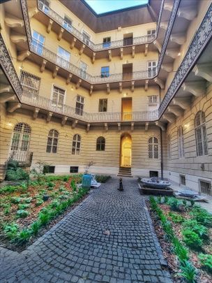 Kiadó felújított lakás - Budapest VI. kerület - Photo 1