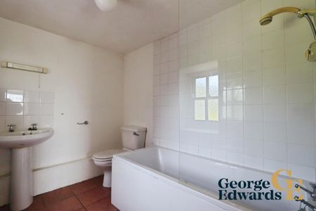 2 bedroom barn conversion to rent - Photo 3
