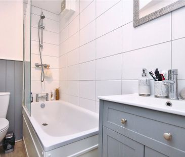 The Oaks, Moormede Crescent, Staines-upon-Thames, Surrey, TW18 4SG - Photo 5
