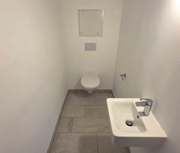 MEGA- WEITBLICK!! 10.OG, Deckenkühlung, 3 Zimmer, große Loggia!! - Photo 3