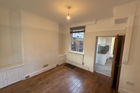 St. Pauls Avenue - Photo 5