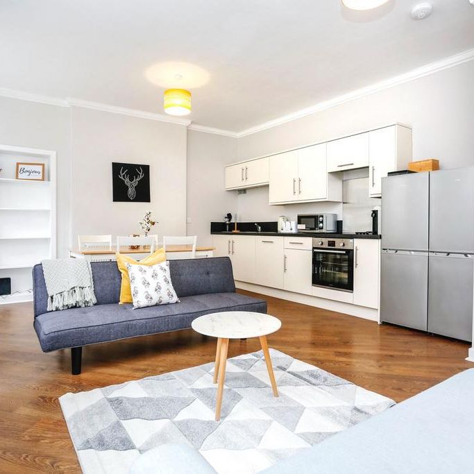 2 bedroom serviced apartment to rent - Photo 1