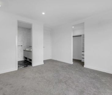 “BRAND NEW HOUSE | Close to Tarneit Station, Shopping Centre & School” - Photo 1