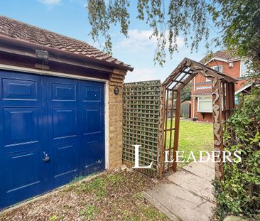 3 bedroom semi-detached to rent Ridgewell Close - Photo 3