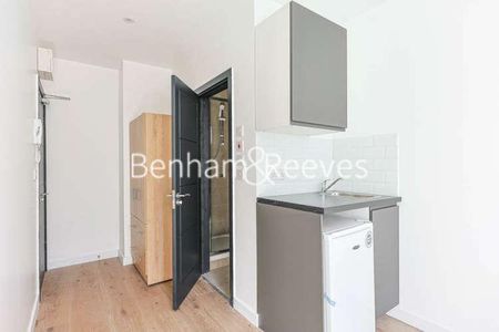 Wandsworth, Imperial Wharf, SW18 - Photo 3