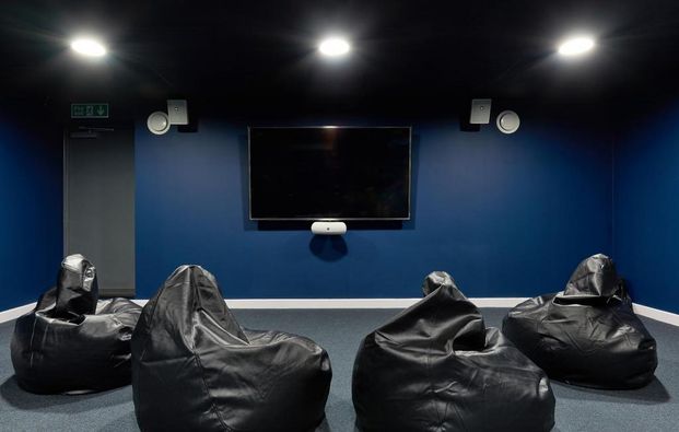 1 bedroom in a flat share to rent - Photo 1