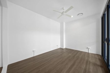 2 Bedroom Unit in convenient location - Photo 4