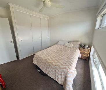 7-bedroom shared house, Ironbark Street - Photo 3