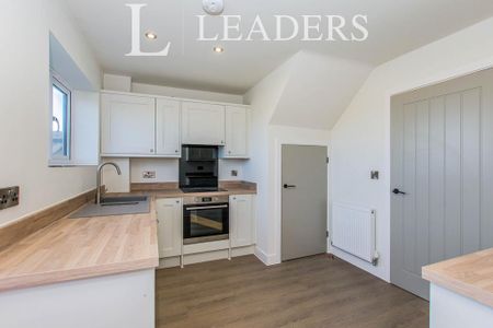 3 bedroom semi-detached house to rent - Photo 3