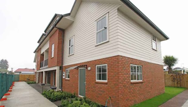 Townhouse - Great Location - Photo 1