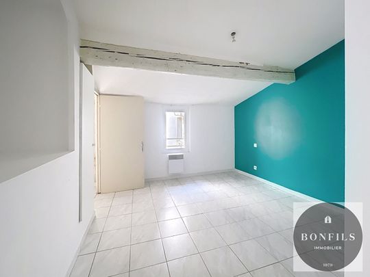 A LOUER AVIGNON INTRA MUROS ( 84000 ) : Appartement Avignon 3 pièces - 82m2 - climatisé - dernier étage !, - Photo 1