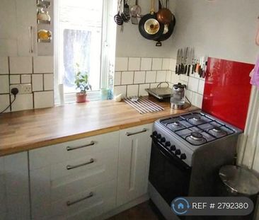 2 bedroom maisonette to rent - Photo 4