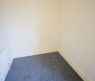 3 bedroom flat to rent - Photo 6