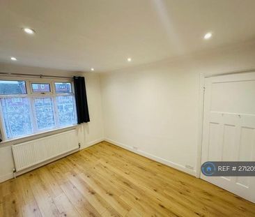 4 bedroom detached house to rent - Photo 4