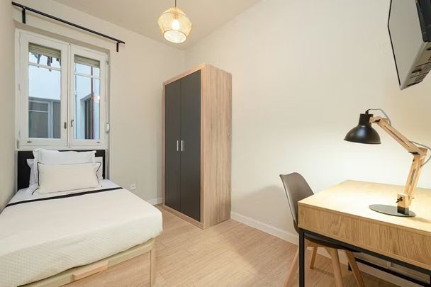 Calle Marqués de Urquijo, Madrid, Community of Madrid 28008 - Photo 1