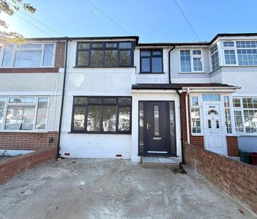4 bedroom terraced house to rent - Photo 4