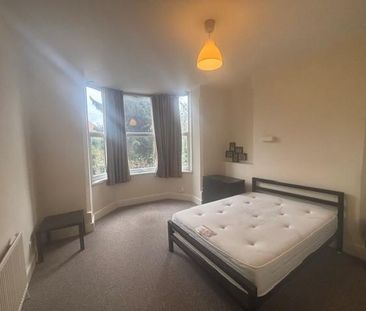 1 bedroom in a flat share to rent - Photo 6