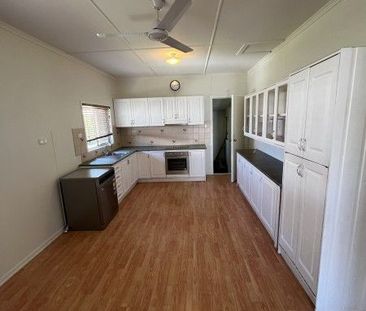 Homely 3 Bed Cottage with Big Yard in ideal Ipswich location. - Photo 4