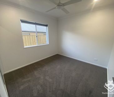 Modern Family Home - Photo 3