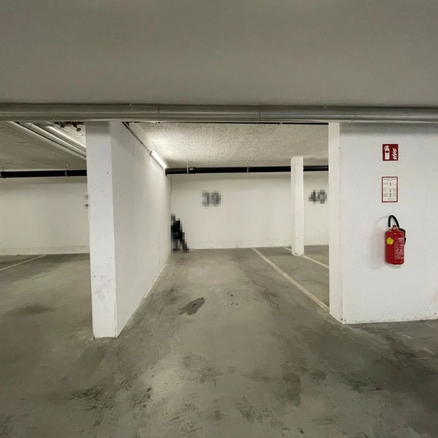 Helle 3-Zimmer-Wohnung mit großem Balkon - inkl. Tiefgarage - unbefristeter Mietvertag - Photo 1