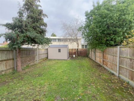 3 bedroom semi-detached house to rent - Photo 5