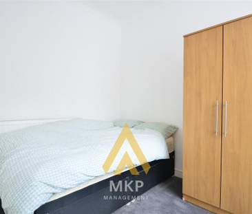 4 bedroom terraced house to rent - Photo 2