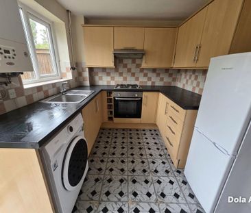 2 bedroom terraced house to rent - Photo 4