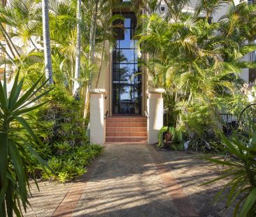 5/5 Tarni Avenue, Palm Beach. - Photo 1